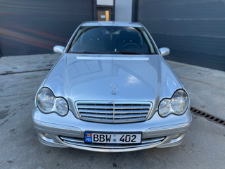 Mercedes C-Class foto 4