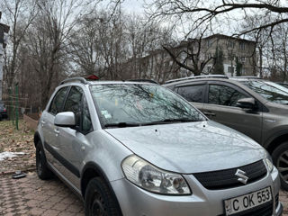 Suzuki SX4 foto 2