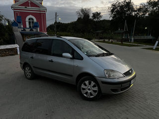 Ford Galaxy foto 1