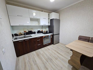 Apartament cu 2 camere, 57 m², Botanica, Chișinău foto 3