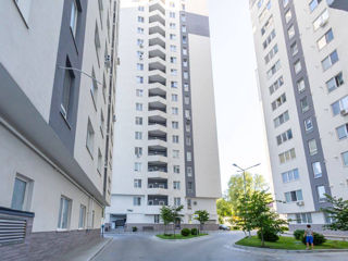 Apartament cu 2 camere, 78 m², Botanica, Chișinău foto 3