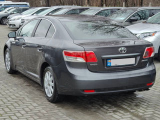 Toyota Avensis foto 5