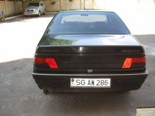 Peugeot 405 foto 1