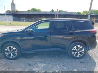 Nissan Rogue foto 2