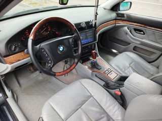 BMW 5 Series foto 7