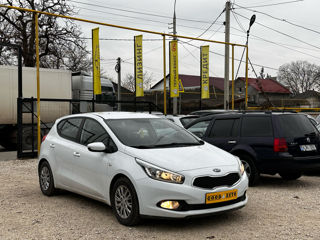 KIA Ceed foto 1