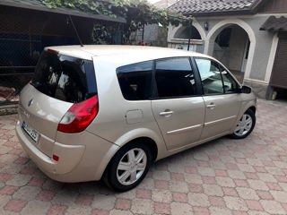 Renault Grand Scenic foto 3