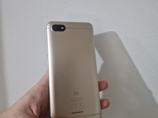 Продам redmi 6a ,экран хороший все работало он перестал включаться , в воду не падал foto 2