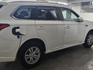 Mitsubishi Outlander foto 4