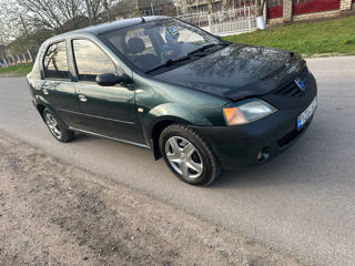 Dacia Logan foto 1