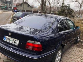 BMW 5 Series foto 2