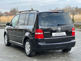 Volkswagen Touran foto 12