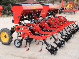 Cultivator cu fertilizare super oferta, pret: 5500 Euro !!! foto 10