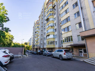 Apartament cu 3 camere, 121 m², Ciocana, Chișinău foto 2