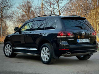 Volkswagen Touareg foto 2