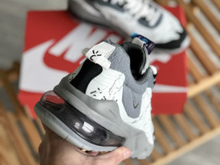 Nike Air Max 270 React Grey x Travis Scott foto 4