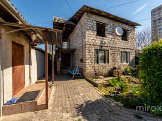 Se vinde casă în 2 nivele pe str. Roșiori, Buiucani, Chișinau