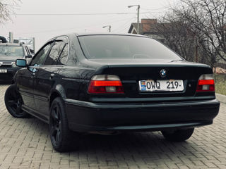 BMW 5 Series foto 4