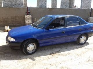 Opel Astra foto 1