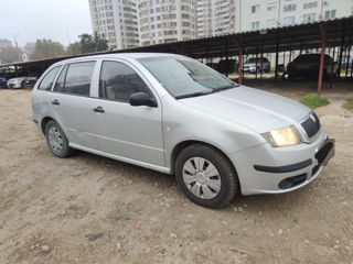 Skoda Fabia foto 2