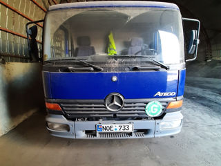 Mercedes ATEGO foto 2