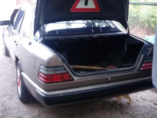 Mercedes Series (W124) foto 2