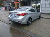 Hyundai Elantra foto 4