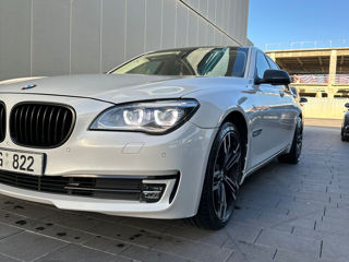 BMW 7 Series foto 2