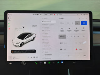 Tesla Model 3 foto 9