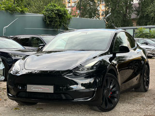 Tesla Model Y foto 3