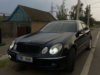 Mercedes E-Class foto 4