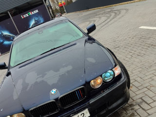 BMW 7 Series foto 2