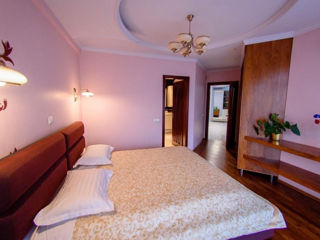 Apartament cu 3 camere, 105 m², Centru, Chișinău foto 2
