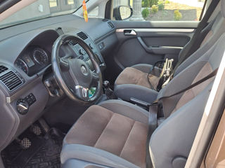 Volkswagen Touran фото 7