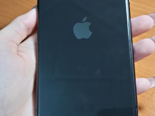 Продам Apple IPhone 11