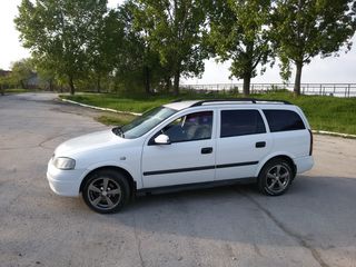 Opel Astra foto 1