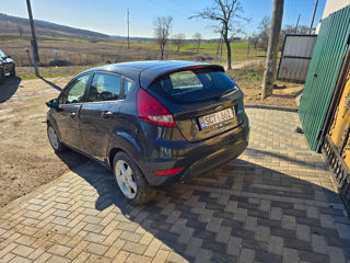 Ford Fiesta foto 3