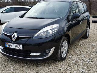 Renault Grand Scenic foto 2