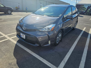 Toyota Prius v