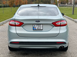 Ford Fusion foto 6