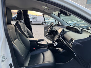 Toyota Prius Prime фото 17