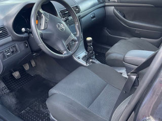 Toyota Avensis foto 10