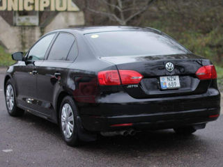 Volkswagen Jetta foto 6