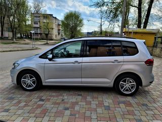 Volkswagen Touran foto 4