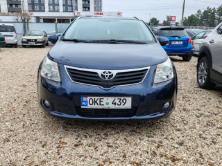 Toyota Avensis foto 2