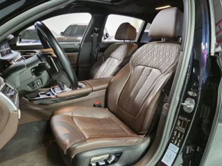 BMW 7 Series foto 7