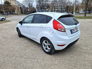 Ford Fiesta foto 4