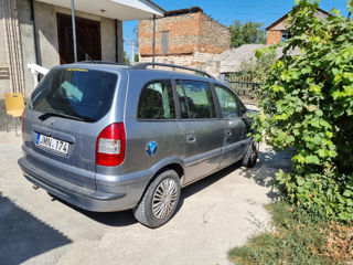 Opel Zafira foto 4