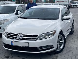 Volkswagen Passat CC foto 1