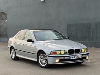 BMW 5 Series foto 2